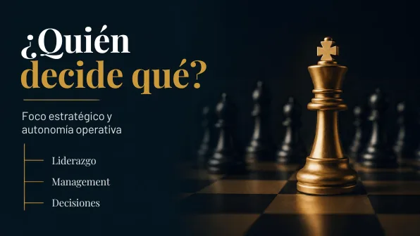 Piezas de ajedrez como metáfora de decisión y liderazgo